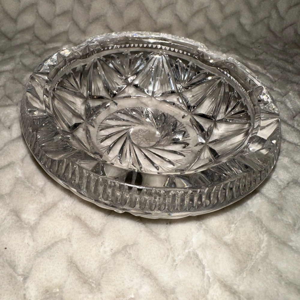 Crystal Ash Tray - Picture 1 of 5